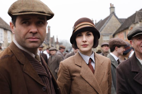 EMBARGOED_UNTIL_21ST_SEPTEMBER_DOWNTON_ABBEY_EP2__21[1]